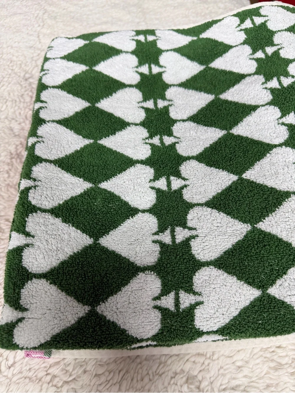 Anthropologie Green and White Heart Pattern Towel with Pink Trim bath towel set